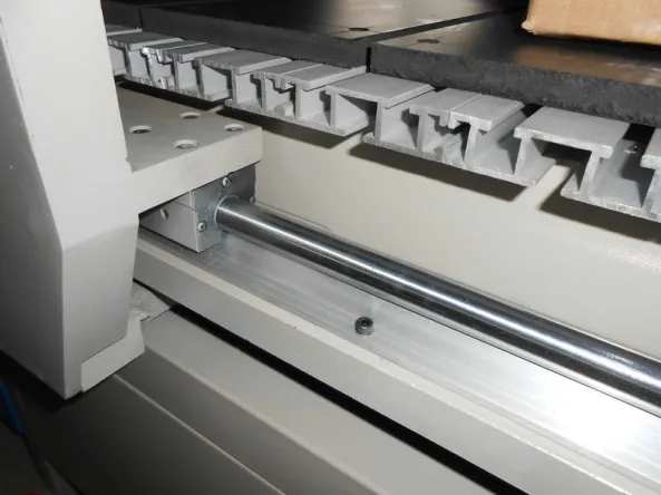 ВЫСОКОТОЧНЫЕ ЦИЛИНДРИЧЕСКИЕ ЛИНЕЙНЫЕ НАПРАВЛЯЮЩИЕ.jpg