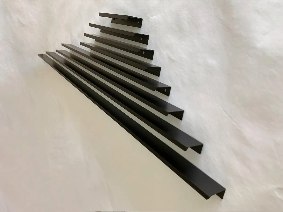 Ручка торцевая прямоугольная 192/250, ширина 32 мм (300), черный матовый