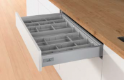 Организация OrgaTray 590 InnoTech Atira, глубина 470 мм, ширина 900 мм, серая