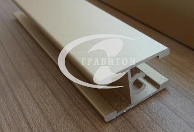 Разделитель под саморез ЗОЛОТО L= 5.4м